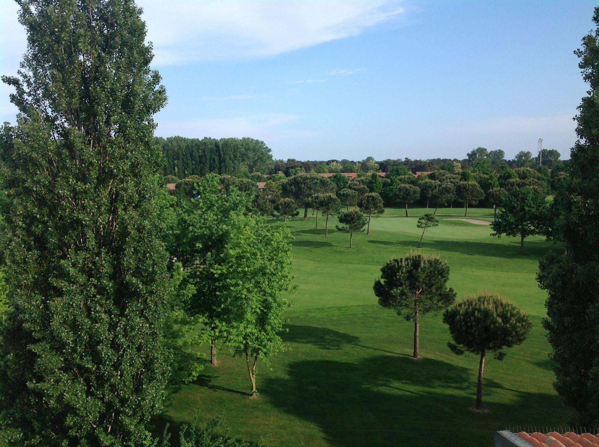 Hotel Golf Inn Lignano Sabbiadoro Eksteriør billede