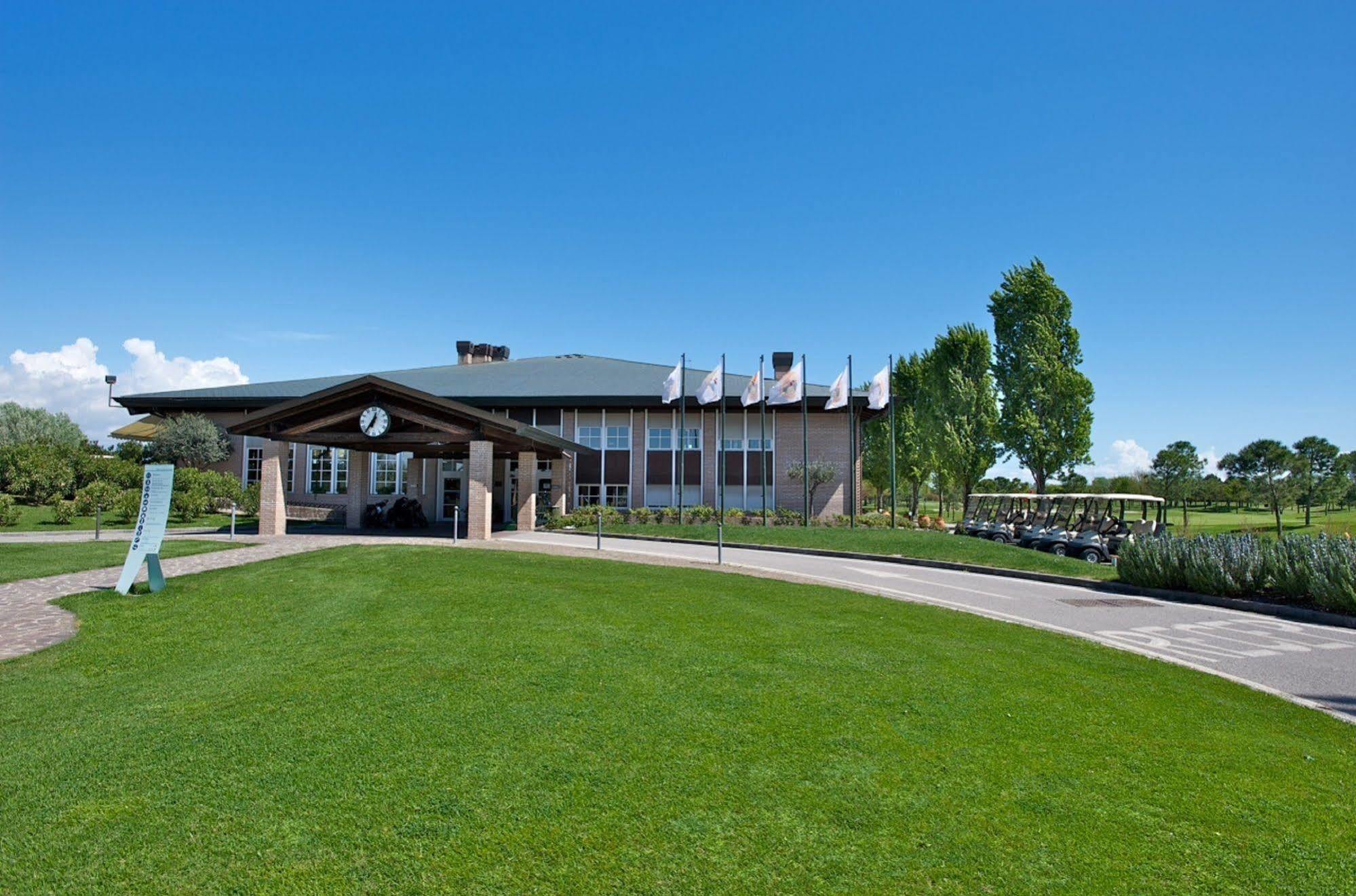 Hotel Golf Inn Lignano Sabbiadoro Eksteriør billede