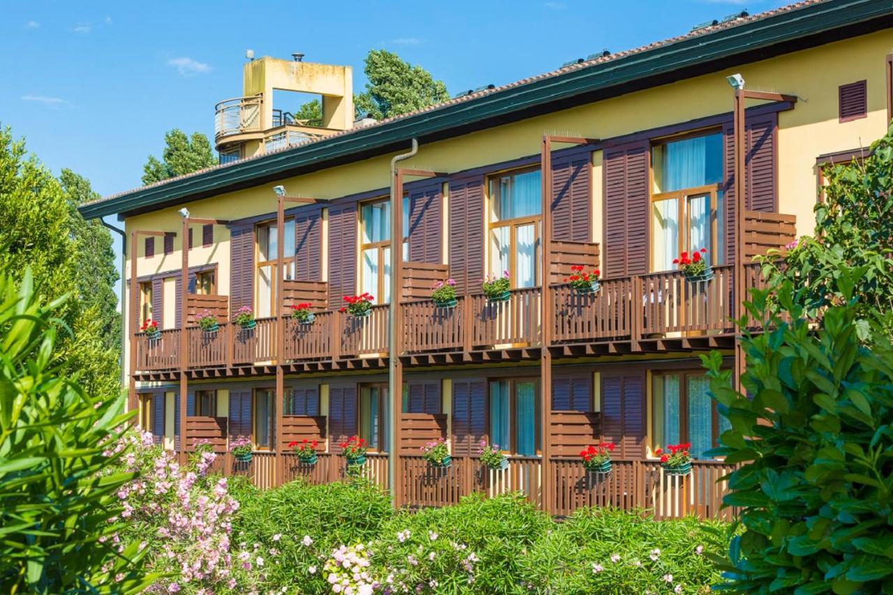 Hotel Golf Inn Lignano Sabbiadoro Eksteriør billede